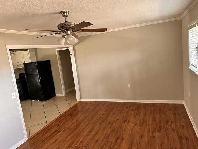 Building Photo - 406 Rutland Rd