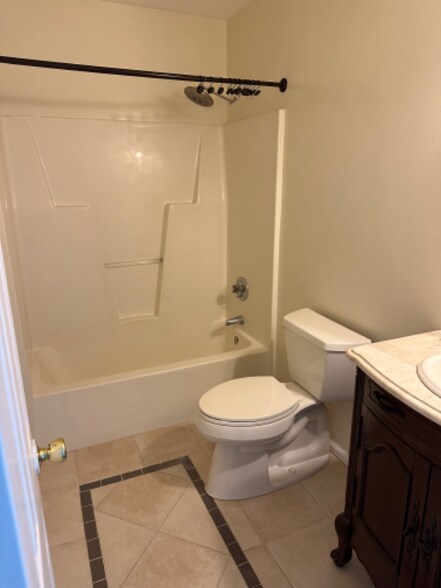 Building Photo - 1705 River Rock Arch