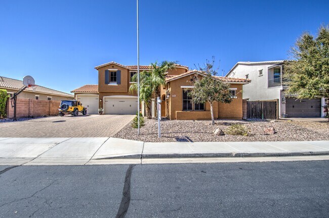 Primary Photo - 3016 N Glenview