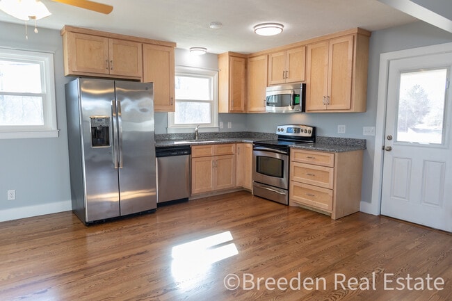 Building Photo - 4393 R L Hildebran Dr