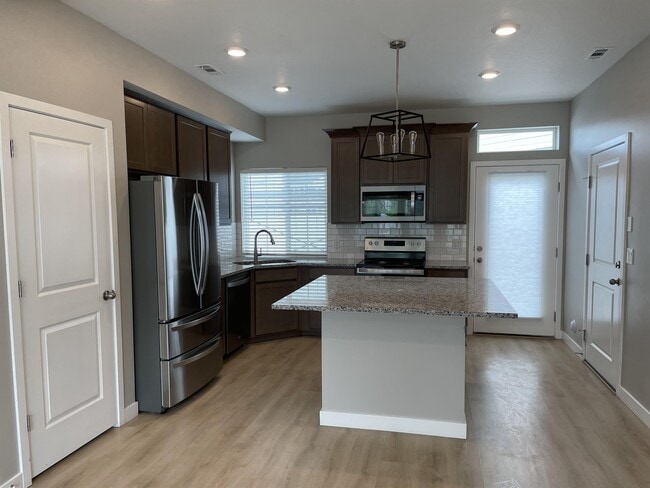 Building Photo - 153 E Brushy Canyon St