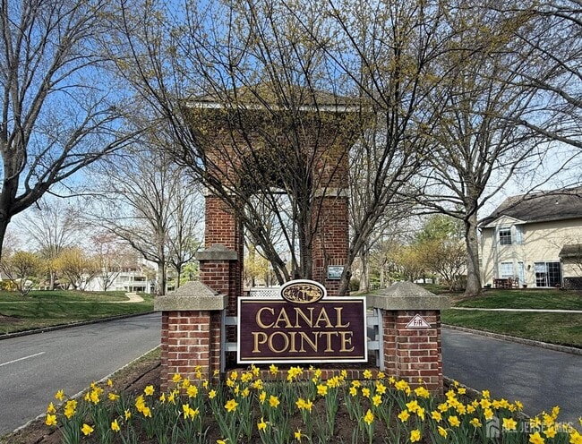 Building Photo - 103 Claridge Ct