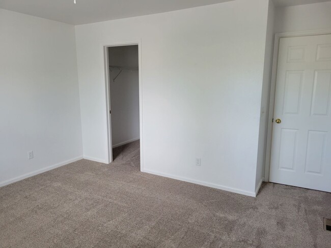 Building Photo - 14392 Woodrock Path