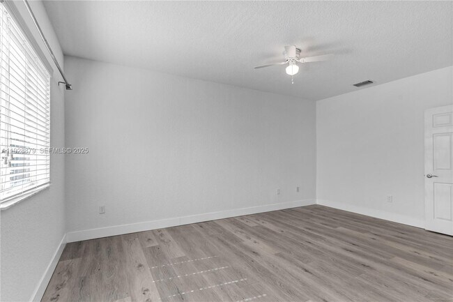 Building Photo - 2312 SE 21st St