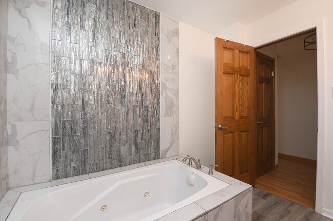 Building Photo - 17709 Peacock Ln