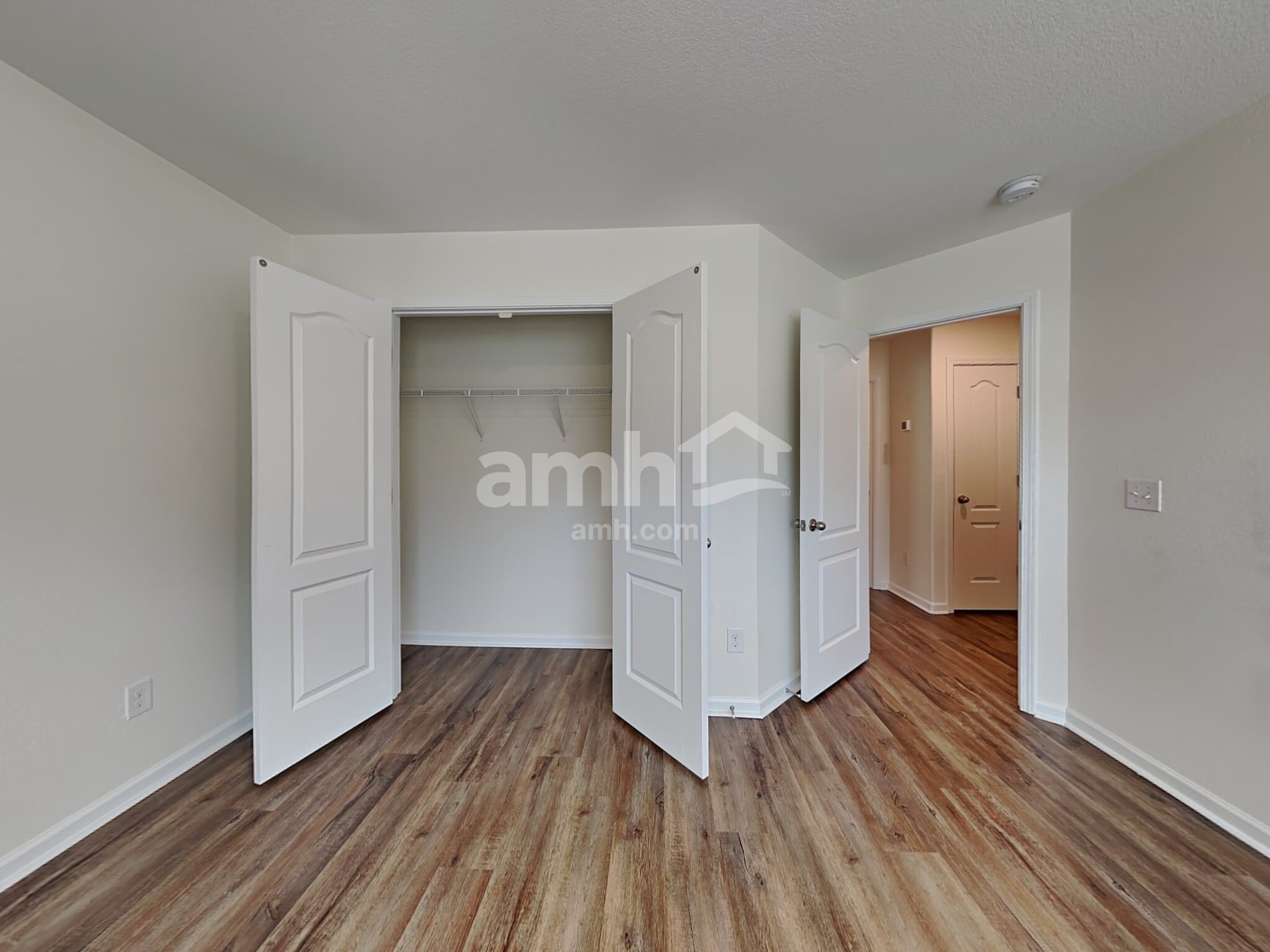 Building Photo - 2065 Southlea Dr