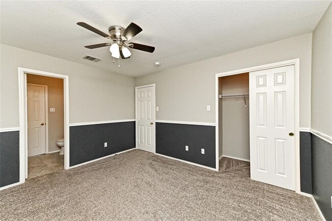 Building Photo - 1227 Cardigan St