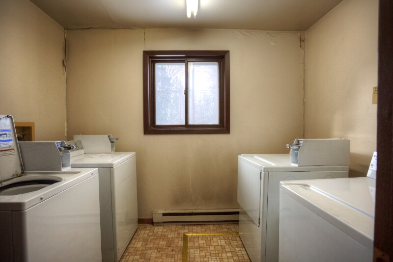 Building Photo - 1114 Douglas Blvd