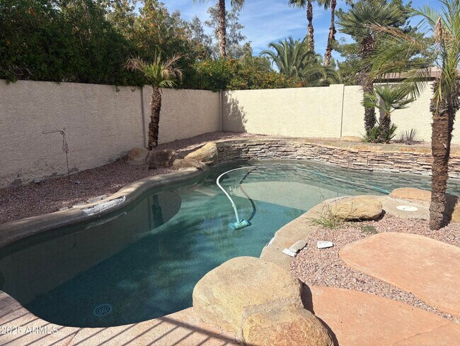 Building Photo - 1472 E Constitution Dr