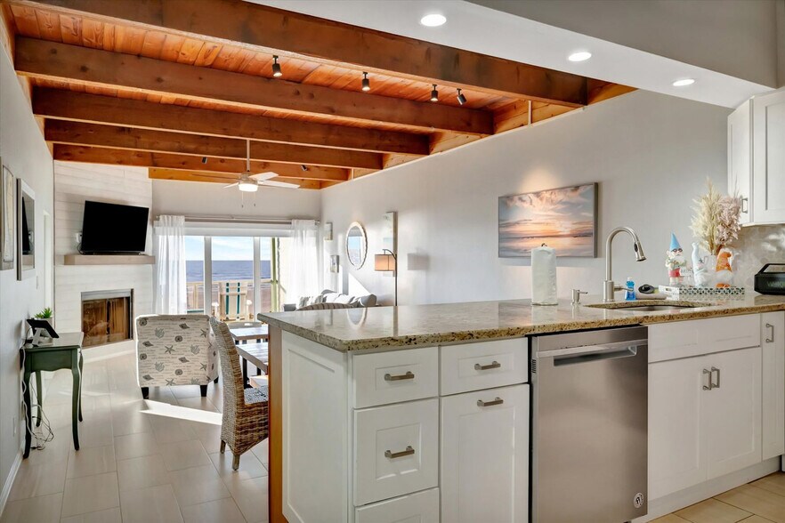 Building Photo - 19530 Gulf Blvd