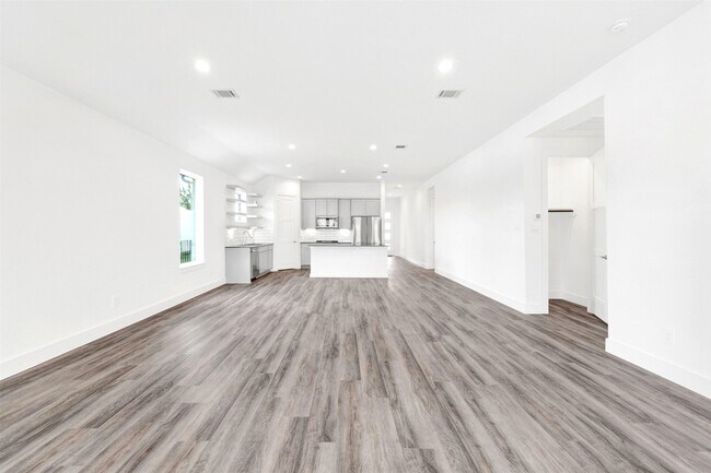 Building Photo - 153 Aurora Spgs Dr