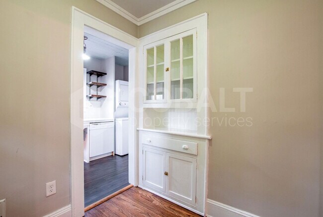 Building Photo - 499 Winton Terrace NE