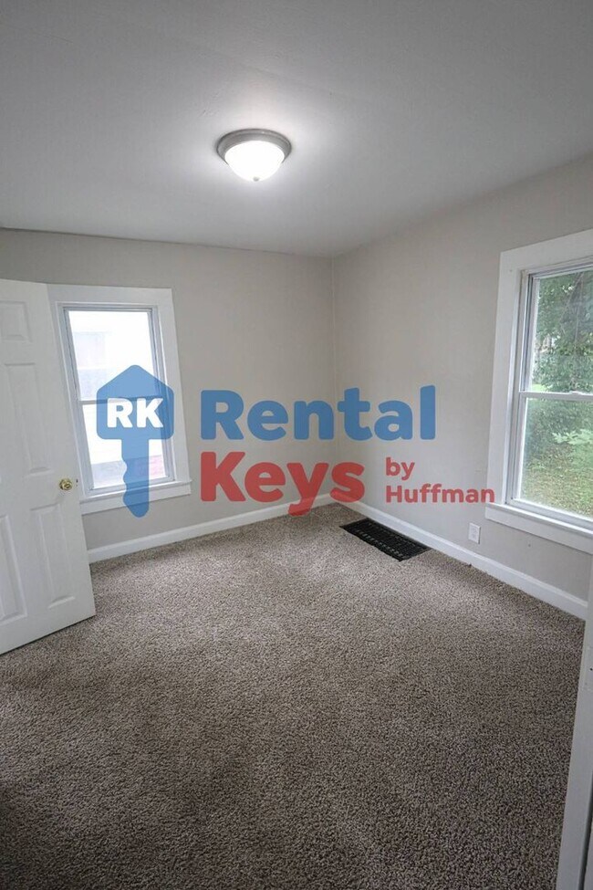 Building Photo - Two Bedroom House | Now Available