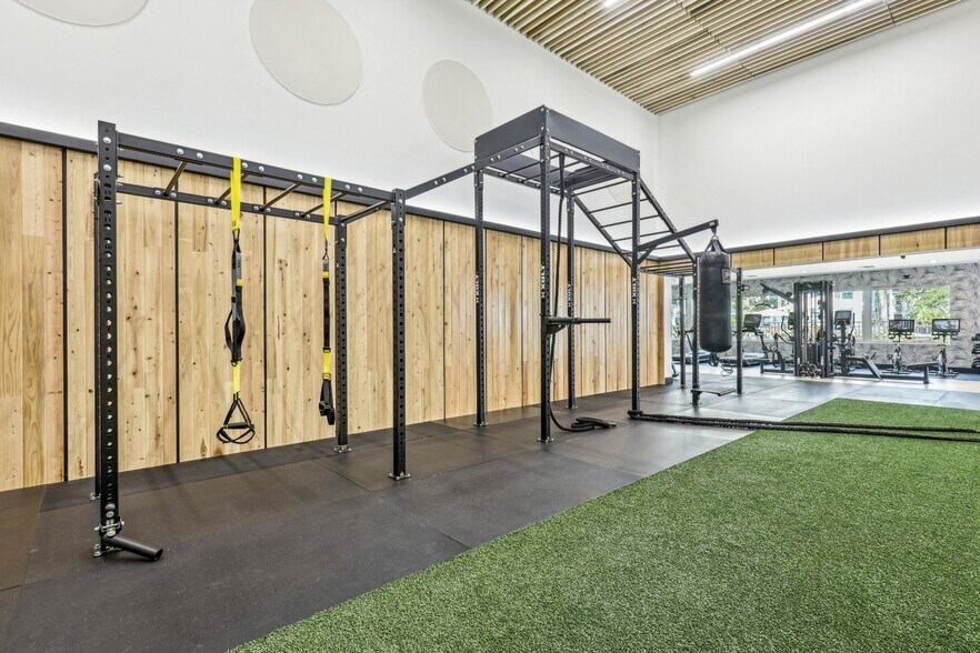 Primary Photo - IMT GULFSTREAM AKA THE SEABOURN