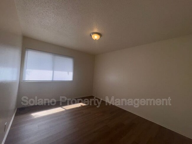 Building Photo - 1229 Ohio St