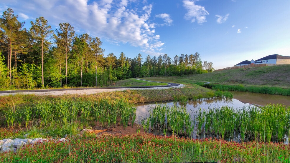 Building Photo - 2036 Warbler Dr