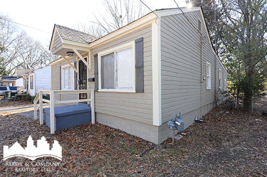 Building Photo - 3733 Miami Ave