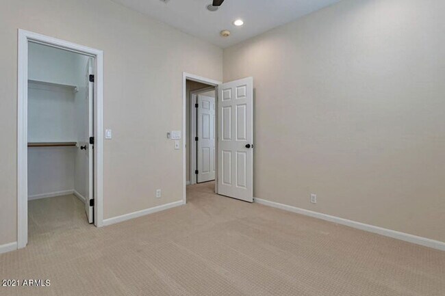 Building Photo - 6132 W Morrow Dr