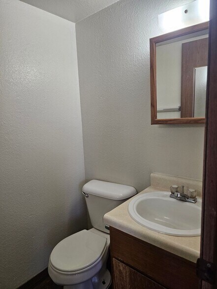 Building Photo - 51 Cedar Creek Ct