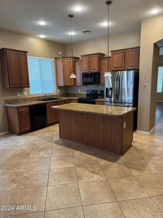 Building Photo - 7206 N 88th Ln