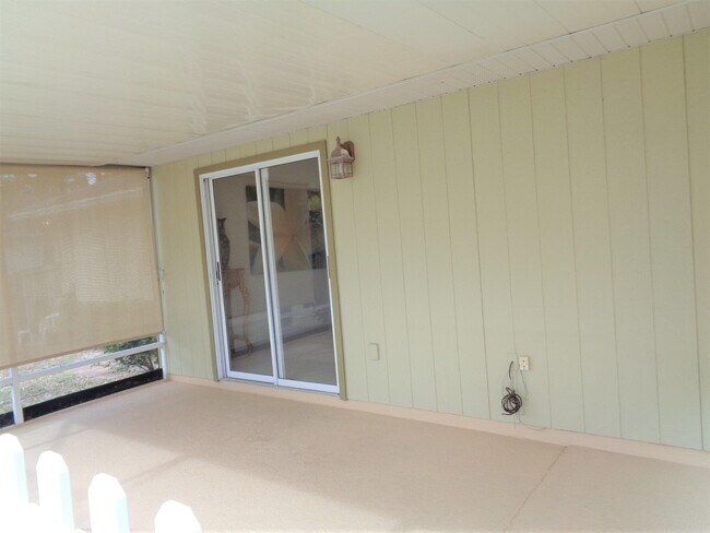 Building Photo - 741 17th Ln SW