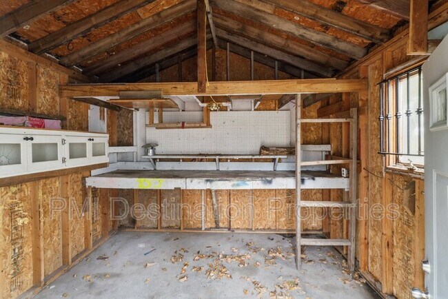 Building Photo - 15508 Loring Rd