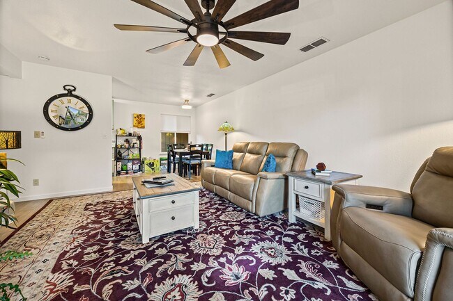 Building Photo - Updated Condo In Richfield Gardens Community!