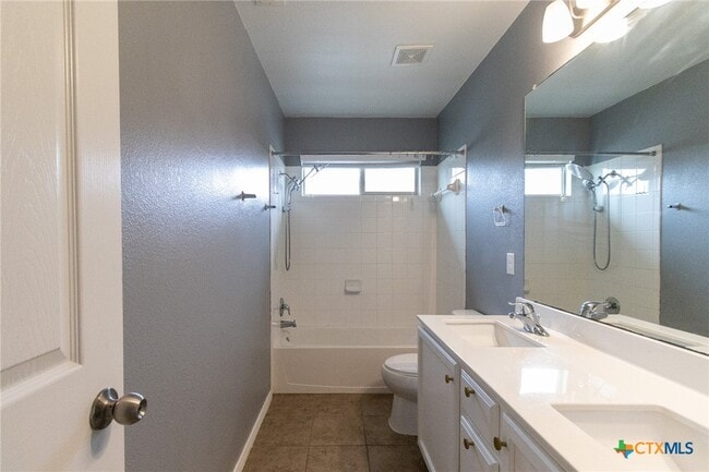 Building Photo - 6505 Clear Brook Dr