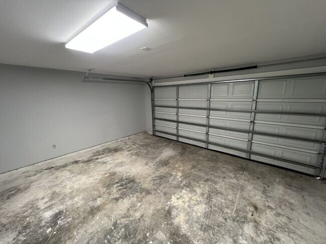 Building Photo - Beautifully Renovated 3BR Home in a Quiet Baton Rouge Neighborhood