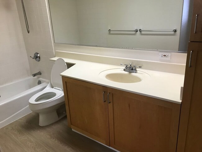 Building Photo - Lalea at Hawaii Kai 2 Bdrm., .1 bath, 2 un...