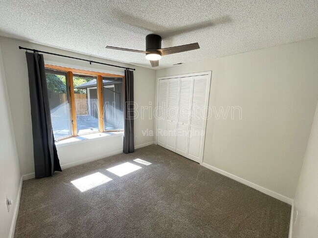 Building Photo - 5133 SW Timbergrove St
