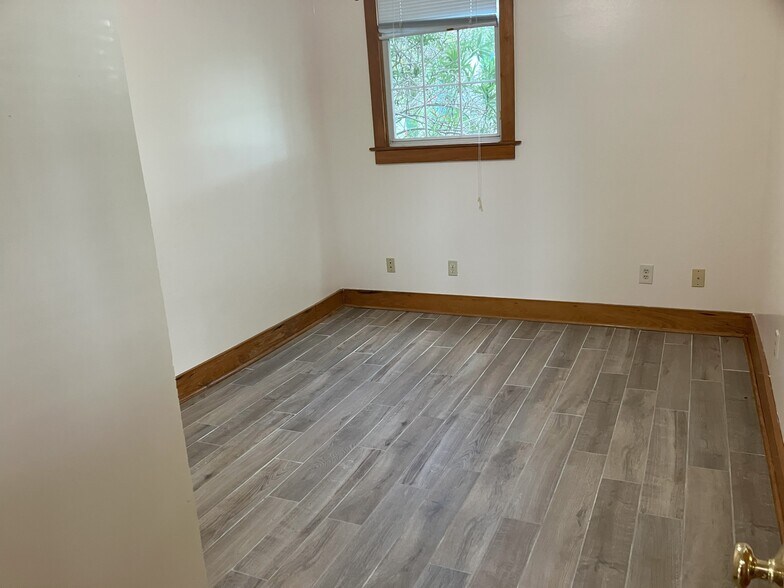Second bedroom - 2039 Valence St