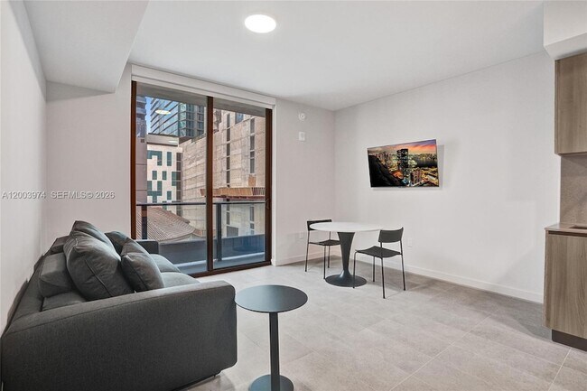 Building Photo - 121 NE 5th St