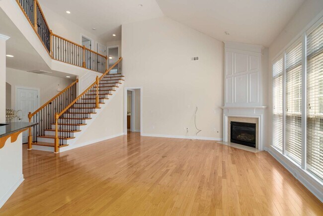 Building Photo - 217 Conservatory Drive