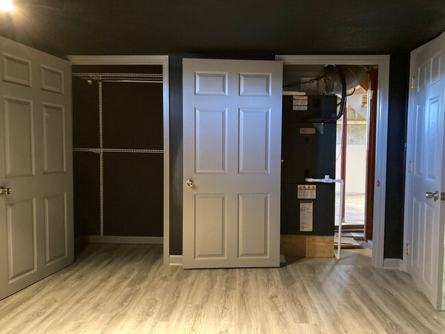 Building Photo - **Backyard offers County Setting in City L...