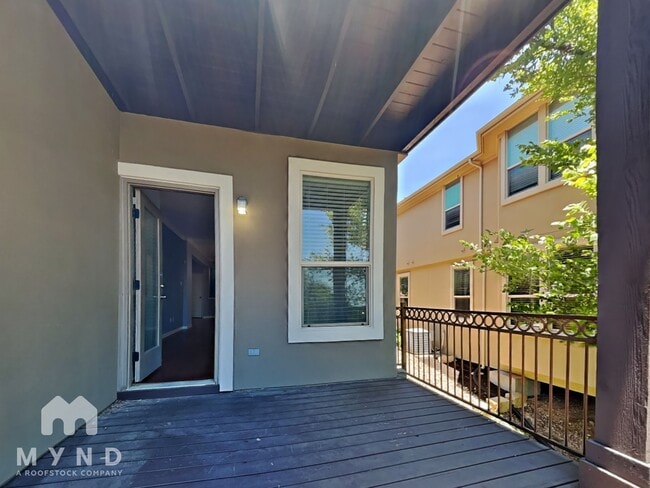 Building Photo - 9613 Solana Vista Loop