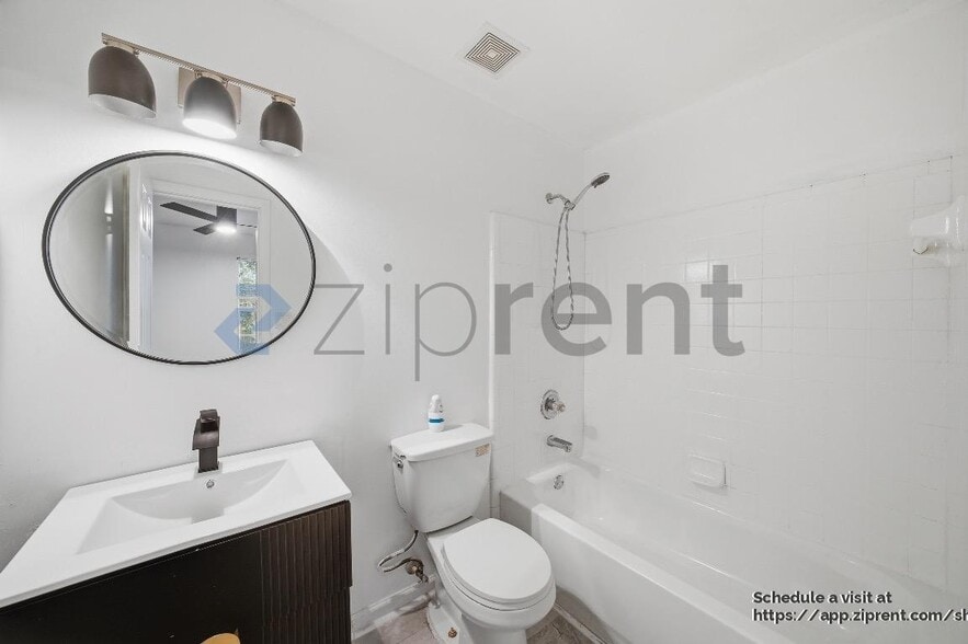 Building Photo - 584 Windsor St SW