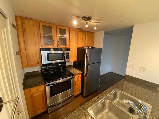 Building Photo - 5330 Pershing Ave