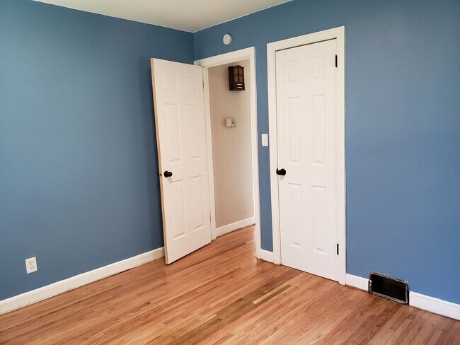 Building Photo - 3-Bedroom, 1-Bathroom - Woodland Home