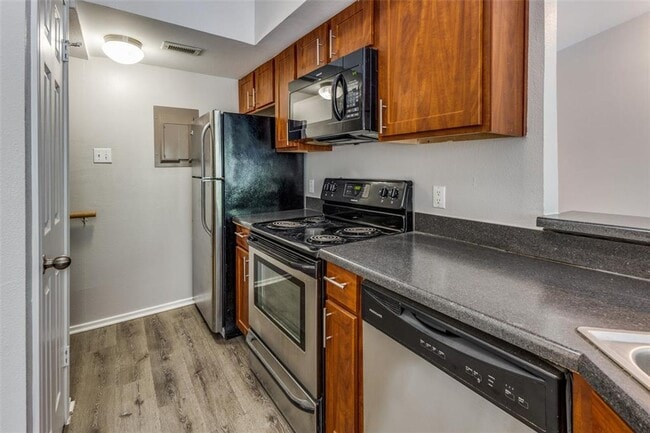 Building Photo - Pointe 360 #125 - 1 Bedroom - Private Garage