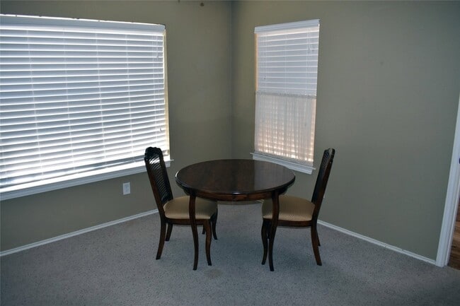 Building Photo - 3214 Wedgewood Cir