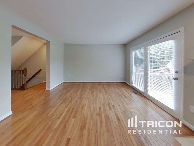 Building Photo - 5255 Lightfoot Path