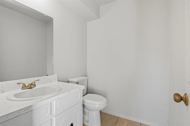 Building Photo - 10304 Oak Creek Dr