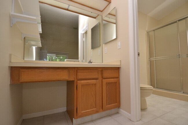 Building Photo - Cute 3 BR/2 BR Home  ~ Community Pool ~ Fe...