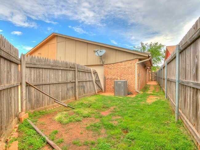 Building Photo - 712 NW 137th St