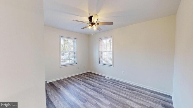 Building Photo - 40750 King Dr