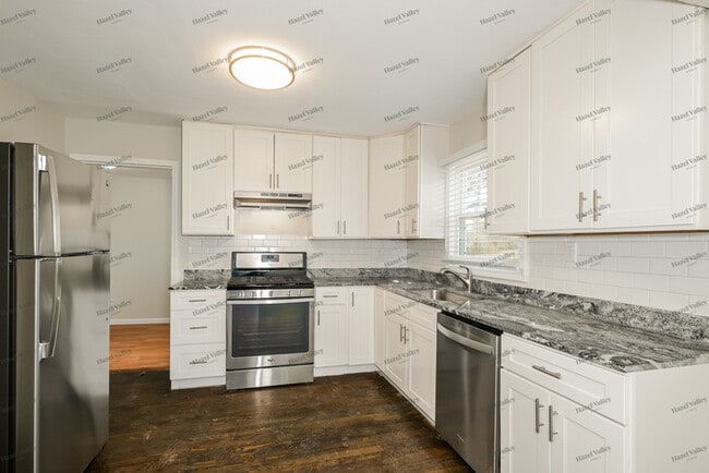 Building Photo - 7624 Stanwood Dr