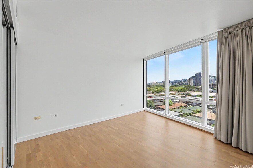 Building Photo - 1296 Kapiolani Blvd