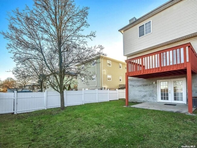Building Photo - 48 Marwood Rd S