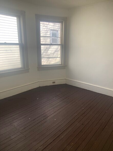 Building Photo - 850 S Franklin St